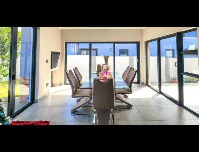 4 BEDROOM HOUSE FOR SALE IN GLEN MARAIS